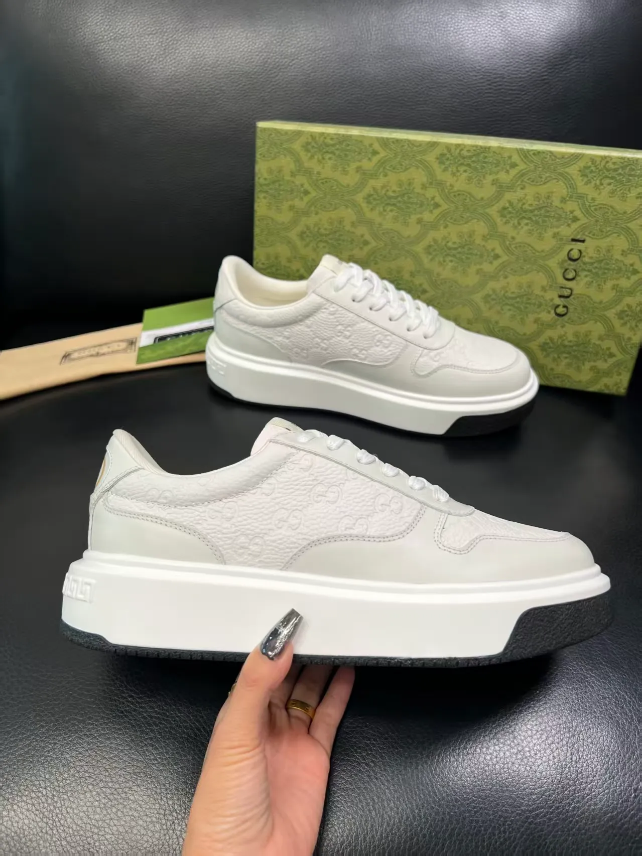 P460 new men's shoes GUCCI [Lightning] latest shoes are shipped. Original quality, fashionable, made of special materials, sheepskin lining, brand new packaging. The foot feels super comfortable and the workmanship is impeccable. Size: Male 38-45, No. 058